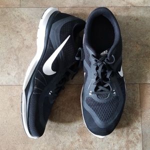 Women's black Nikes